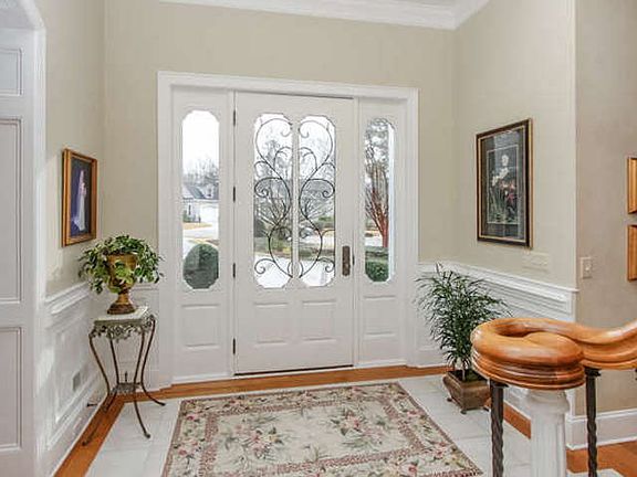 3rd image of 412 Spalding Lake Cir