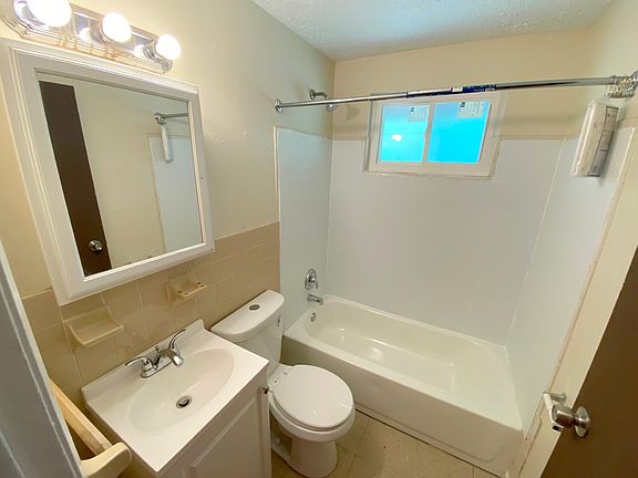 5th image of 1680 Continental Dr