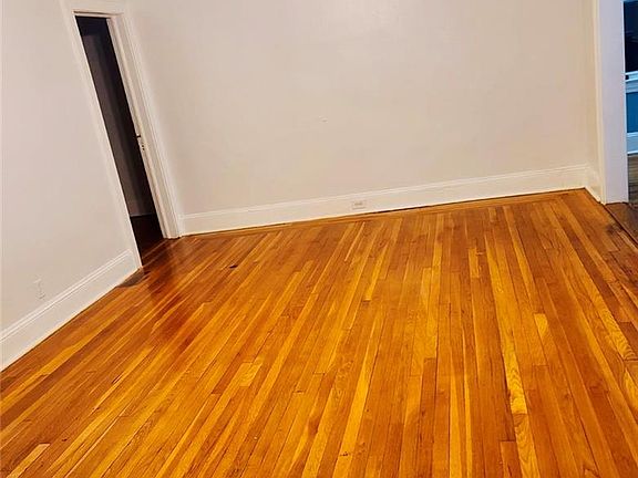 3rd image of 166 Sweetfield Cir