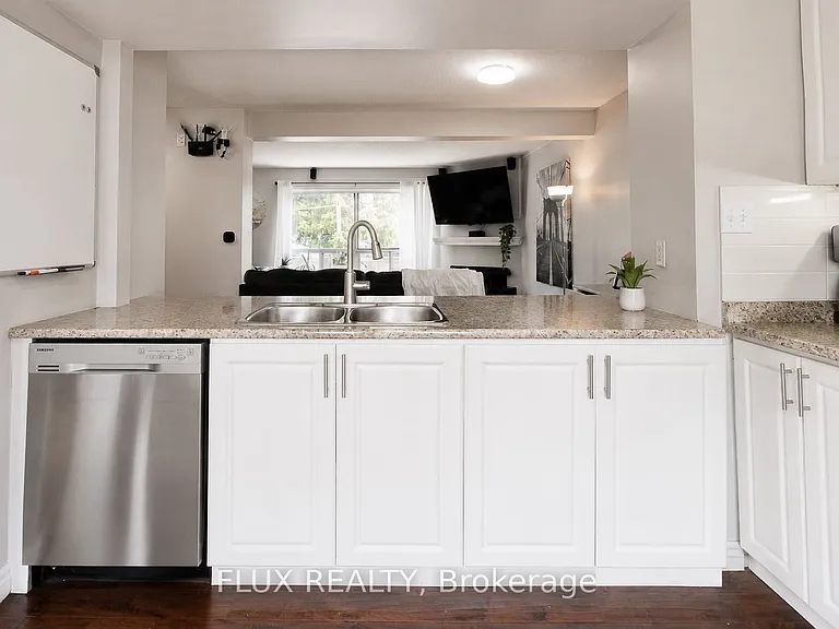 595 3rd St #19 — Photo 9