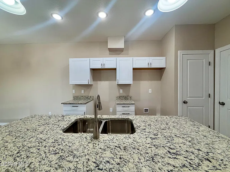 125 Palma Dr #1 — Photo 8