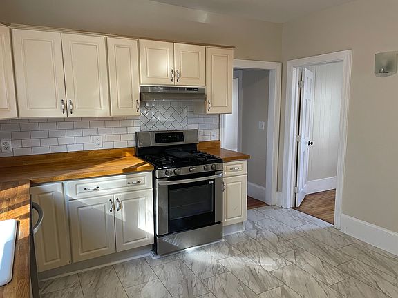 4th image of 116 Foster St APT 1