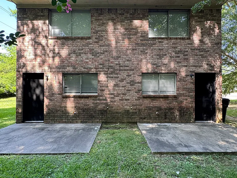 114 Pinebrook Pl #B — Photo 2
