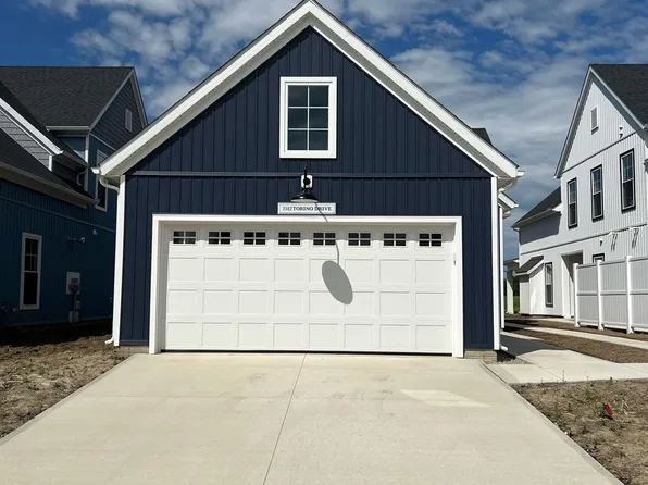 2472 Torino Dr, Port Clinton, OH 43452