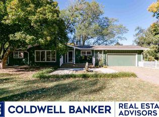 2011 Hillview Dr, Manhattan, KS 66502