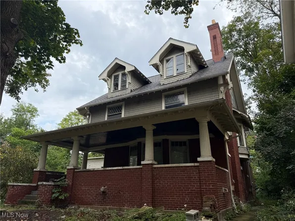 2243 Bellfield Ave, Cleveland Heights, OH 44106
