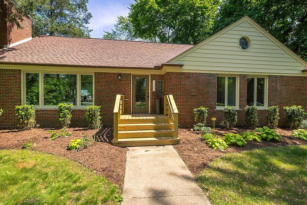 18355 Rainbow Dr photo 1