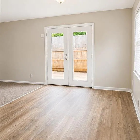 2401 Dawn Ct — Photo 4