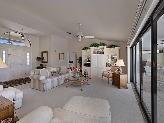 4th image of 28481 Winthrop CIR