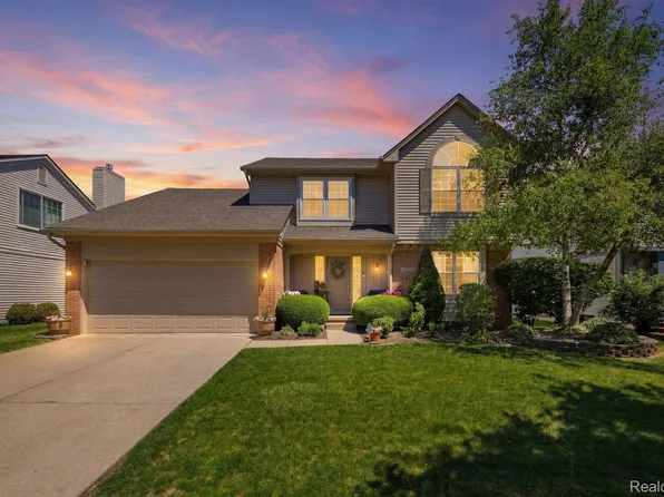 46604 Aarons Way, Canton, MI 48188