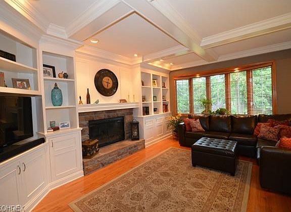 5th image of 615 Bridgeside Dr