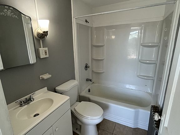 4th image of 240 Saratoga St #6