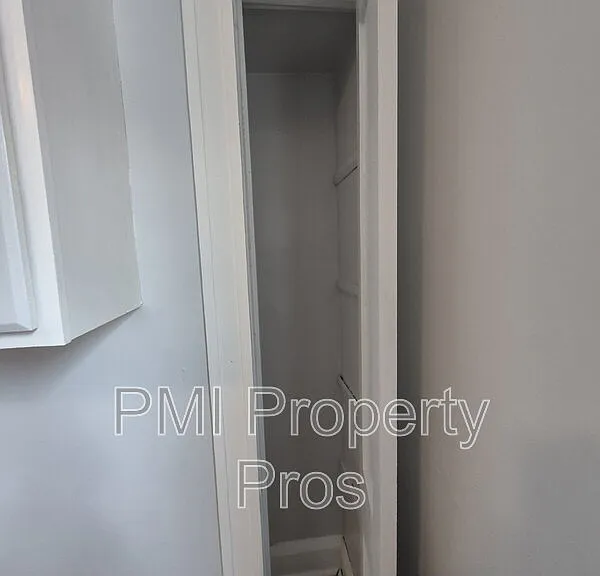 2517 W Hadley St — Photo 6