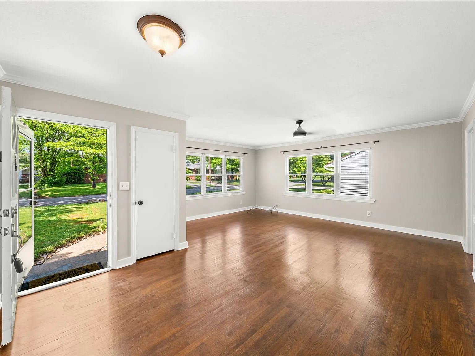 2 bed, 1070 sqft, $1,895 — Photo 4
