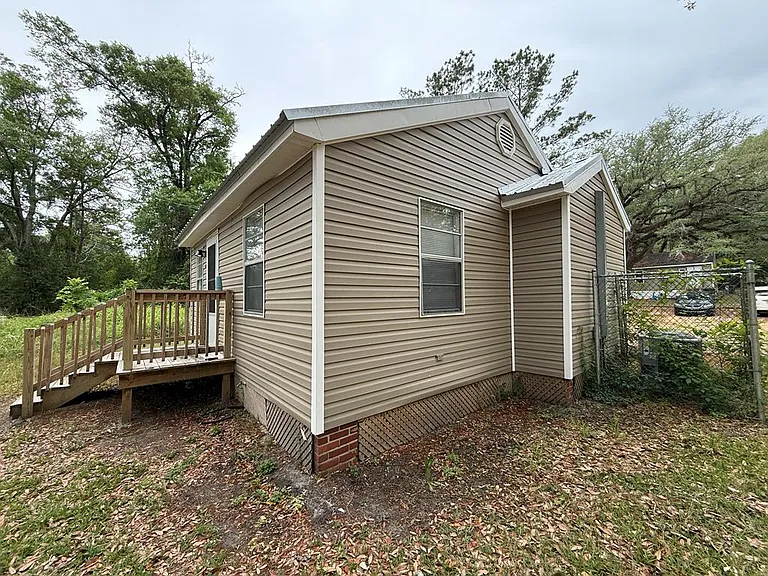 1317 N Short Madison St — Photo 3