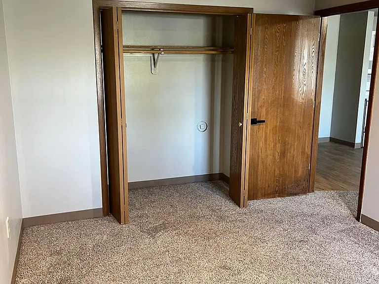 1038 Fond du Lac Ave — Photo 4