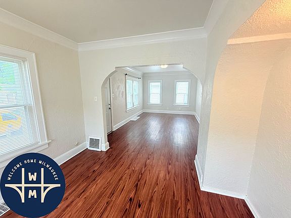5th image of 221 W Ring St