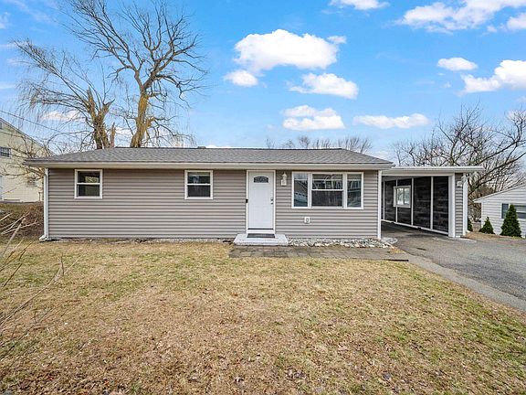 3rd image of 370 Huse Road