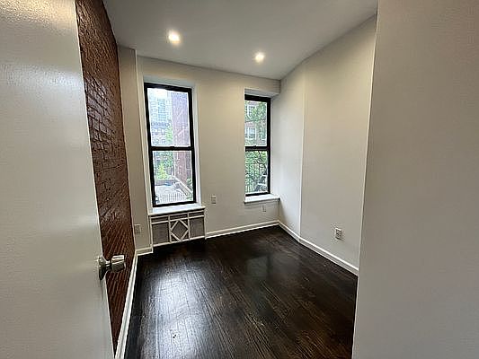 4th image of 532 E 83rd St APT 4R