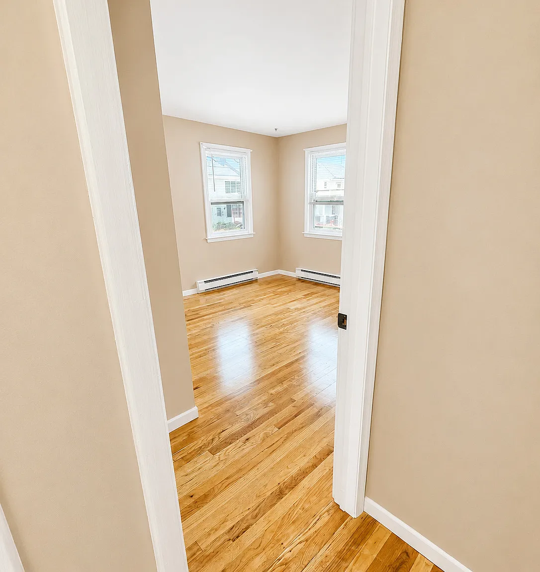 3 bed, 1.0 bath, 1000 sqft, $2,000 — Photo 4