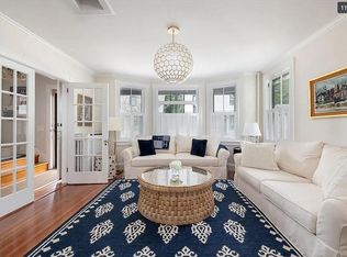 61 2nd St, Newport, RI 02840