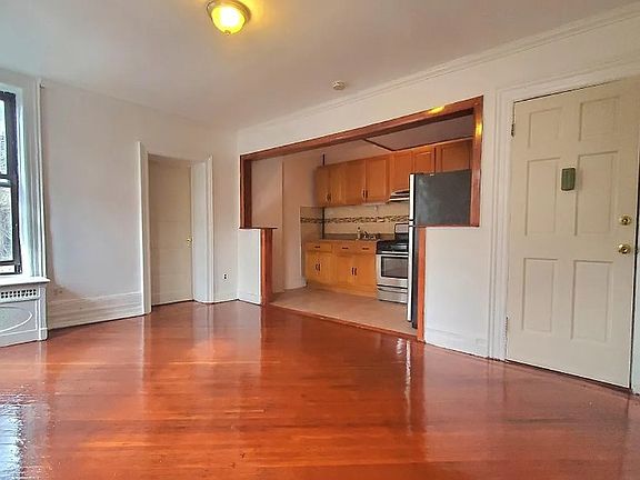 3rd image of 284 New York Ave #2