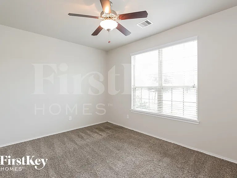 4711 Creekside Haven Trl — Photo 13