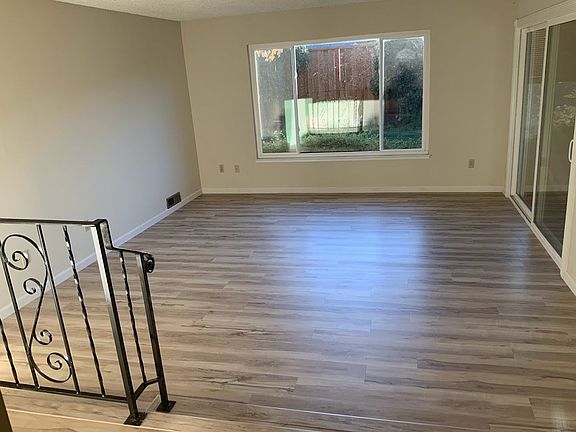2nd image of 2917 Hidalgo Ct