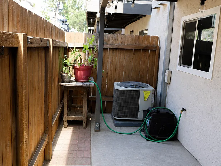 2638 Alpine Blvd #B — Photo 24