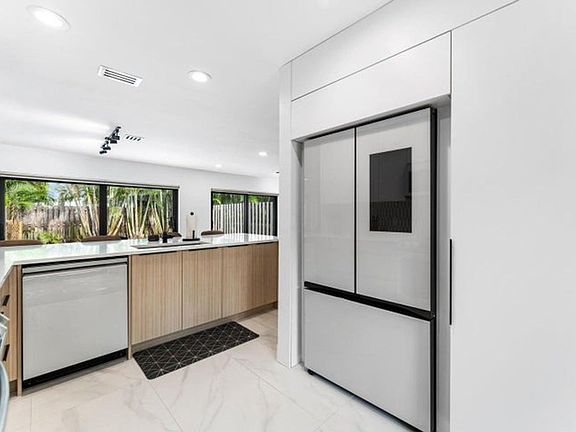 2nd image of 541 N Ocean Blvd E #5610