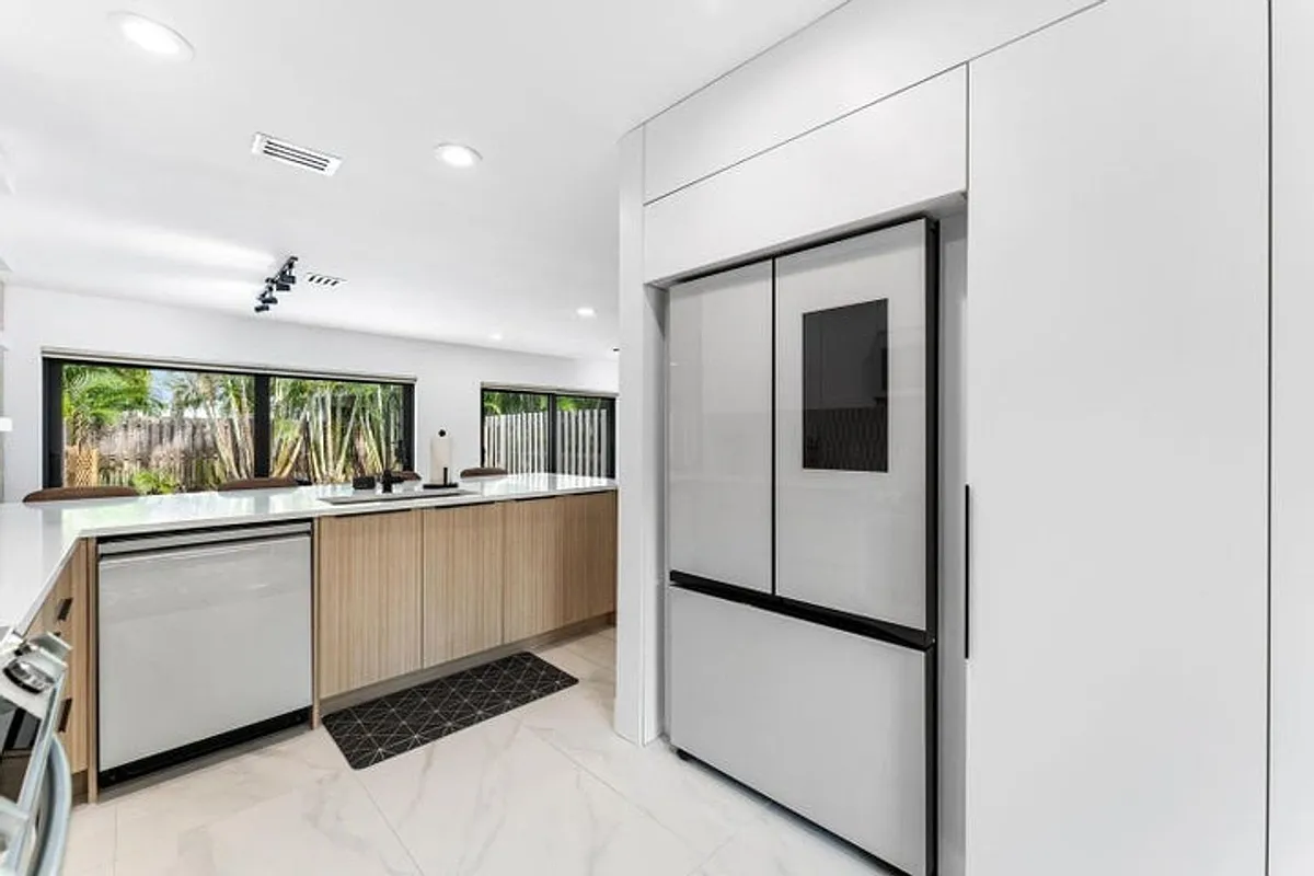 Building Photo - 541 N Ocean Blvd E #5610