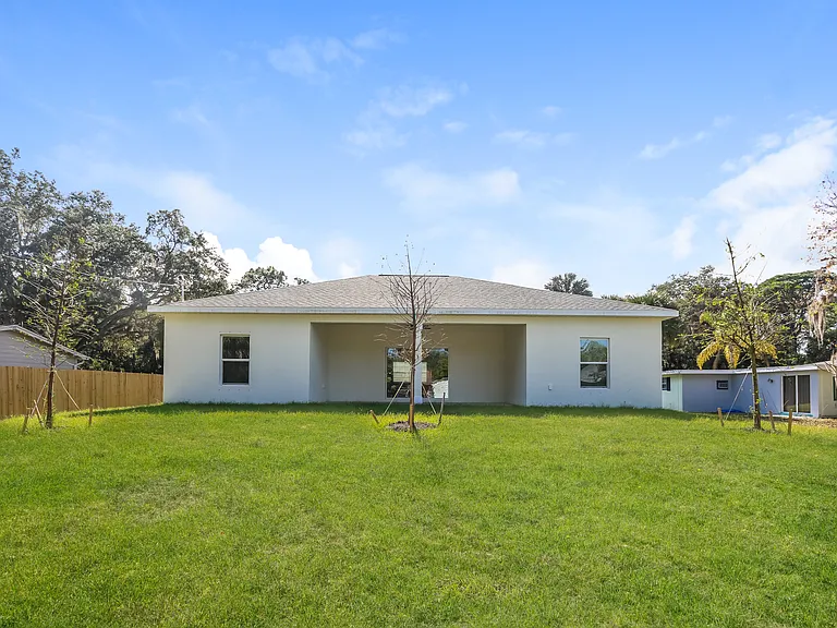 18090 Crawford Ave — Photo 18