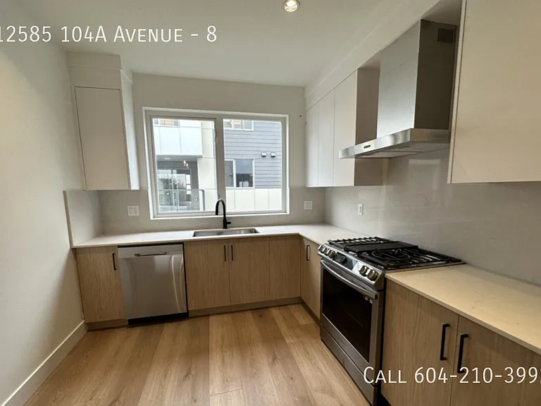 12585 104a Ave #8 — Photo 3