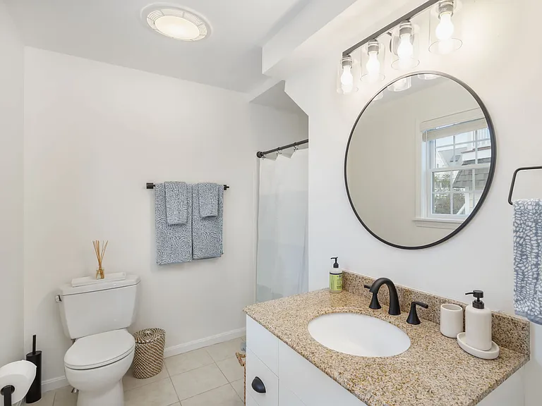 2 Basin St — Photo 11