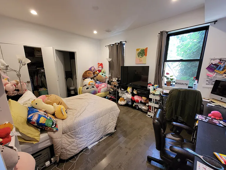 433 N 35th St #1R — Photo 12