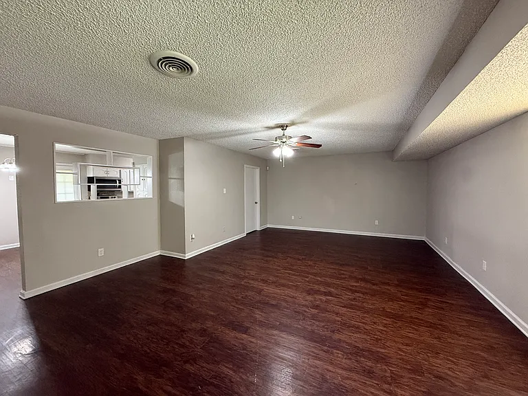 3512 Bahamas Dr — Photo 4