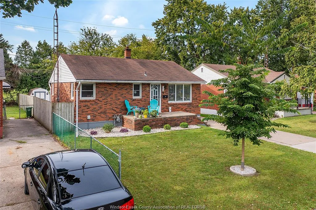 4 bed, $3,000 — Photo 2