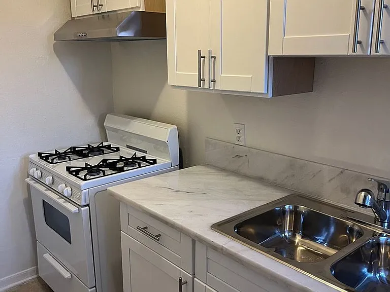 553 Cedar Ave — Photo 10