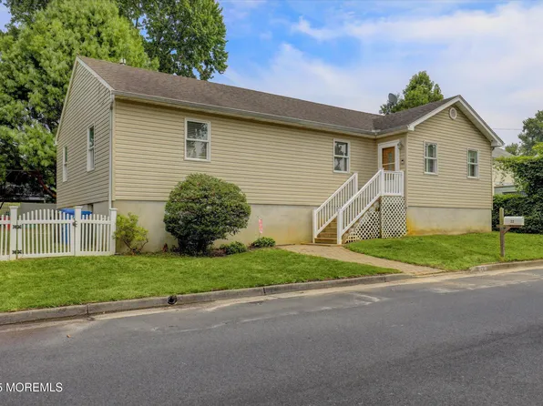 22 Ridgewood Avenue, Leonardo, NJ 07737