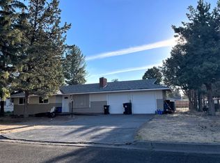 1748 SW 16th St, Redmond, OR 97756