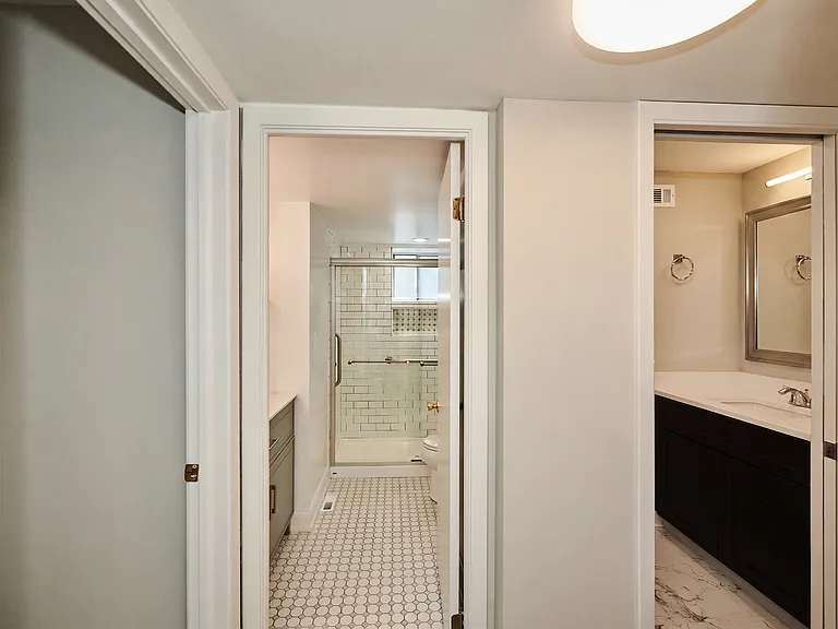 7074 N Ridge Blvd #1E — Photo 18