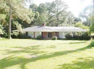 114 Saint Charles Rd, Bishopville, SC 29010