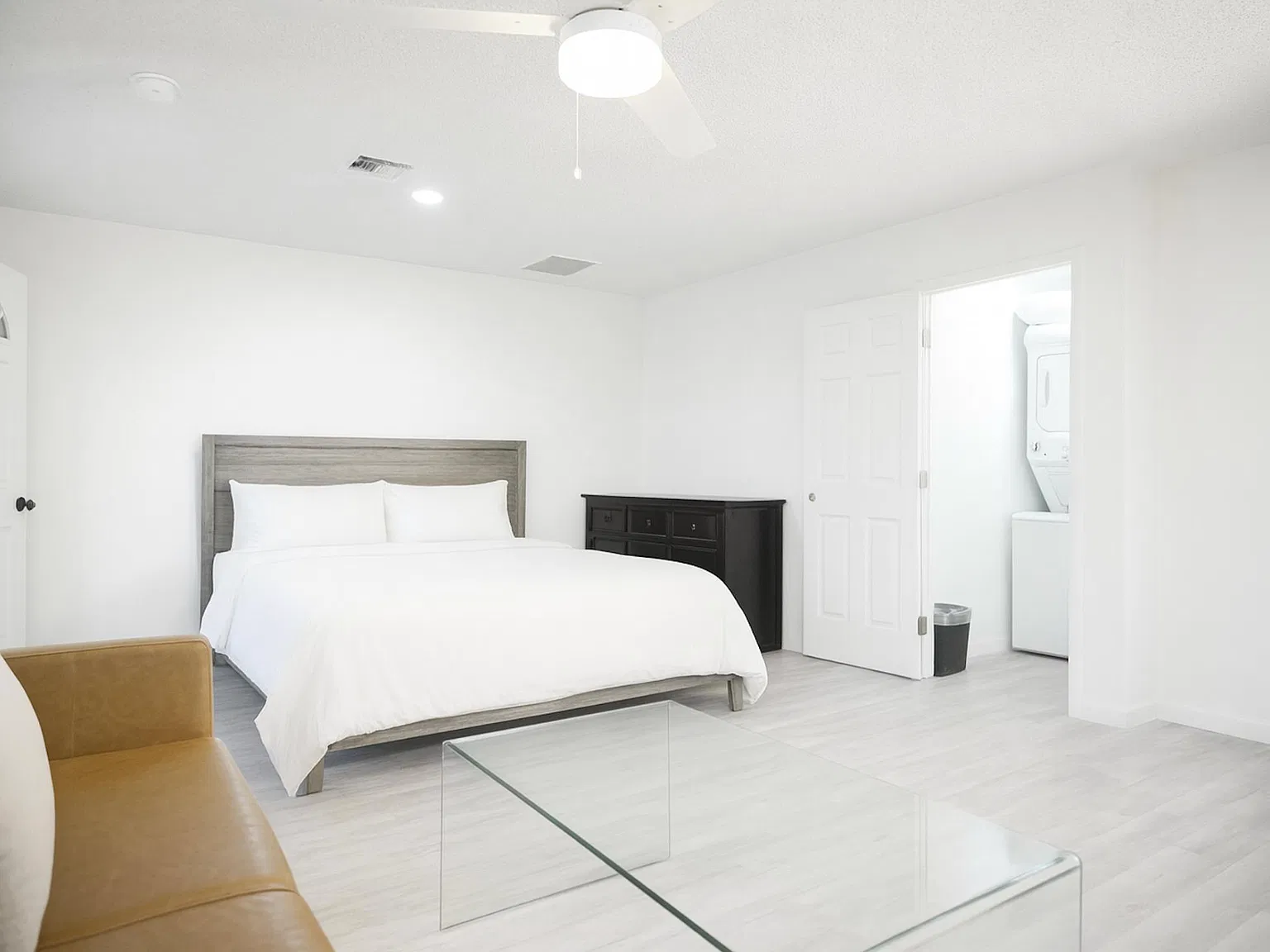 Studio, 450 sqft, $1,995 — Photo 2