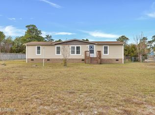 116 S Queens St, Hubert, NC 28539