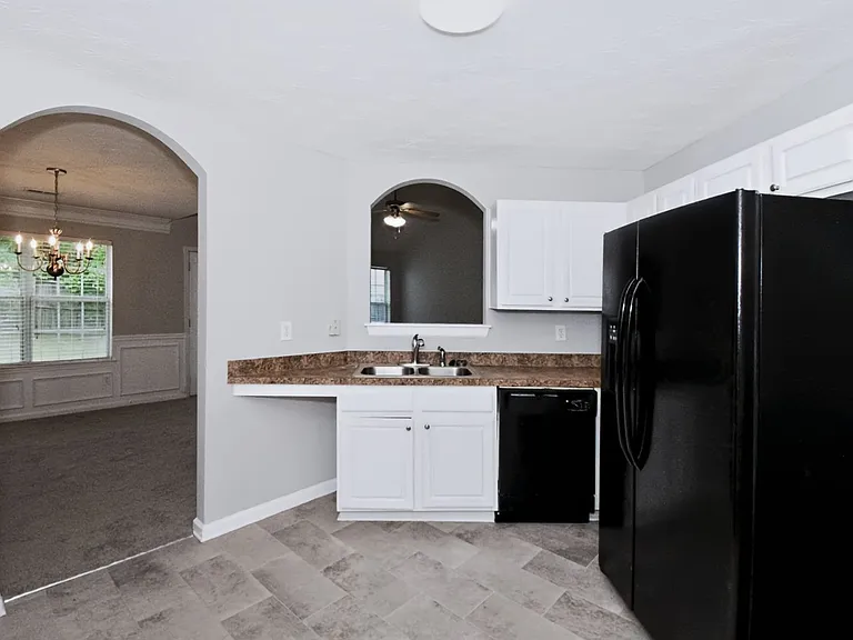 60 Lassiter Dr — Photo 12