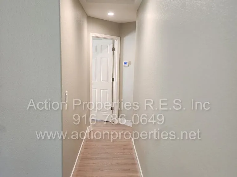 1057 Shenencock Way — Photo 11