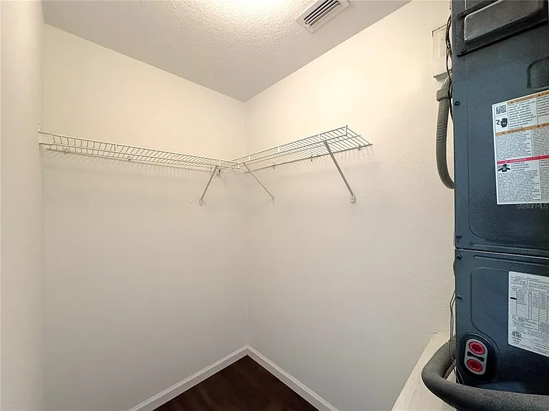 102 Edison St — Photo 12