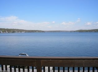 15 Lakeshore Dr, Mount Arlington, NJ 07856