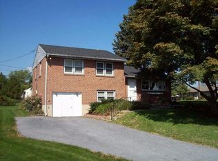 1901 Wabank Rd, Lancaster, PA 17603