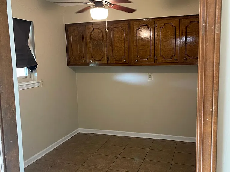 868 Carolee Cir — Photo 3